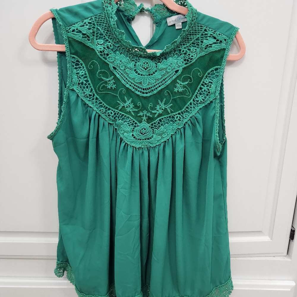 Green dressy tank. Sz XXL